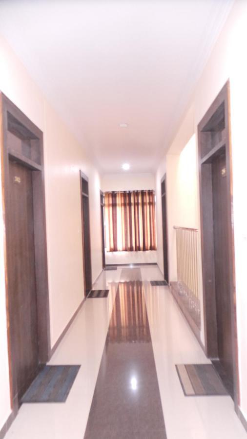 Hotelyashpalace Maihar Esterno foto